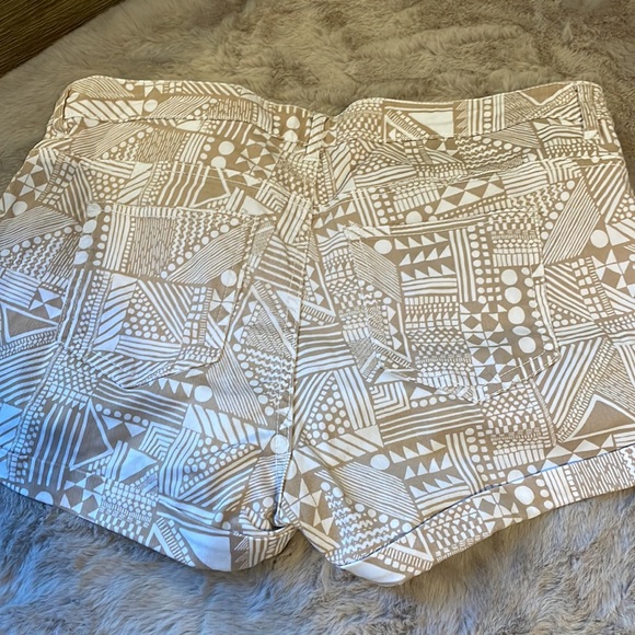 Women’s shorts - Picture 3 of 3